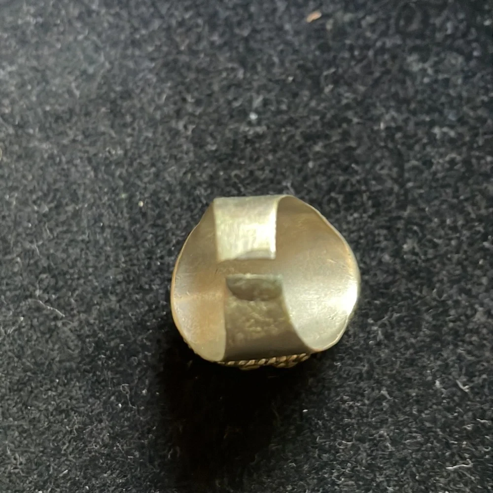 Ring - Picture 3 of 4